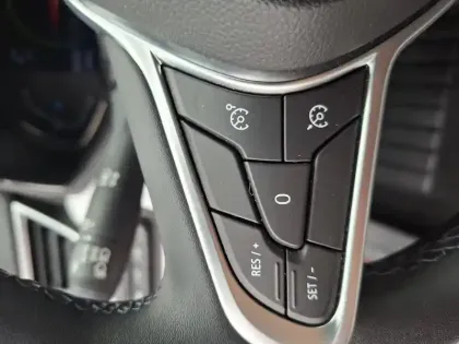 Photo 38 Renault Clio  E-Tech 140 - 21N