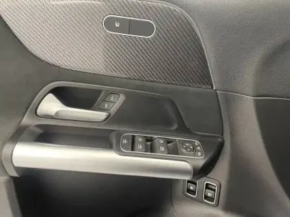 Photo 24 Mercedes GLA  250 e Hybrid EQ 8G-DCT