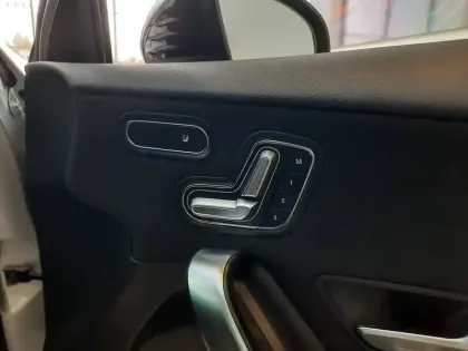 Photo 14 Mercedes Classe A  200 d 8G-DCT