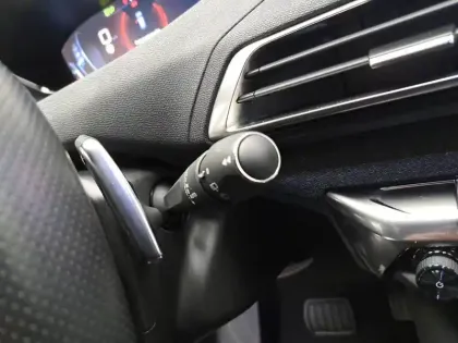 Photo 31 Peugeot 3008  Puretech 130ch S&S EAT8