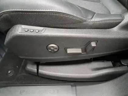 Photo 29 Peugeot 3008  Puretech 130ch S&S EAT8