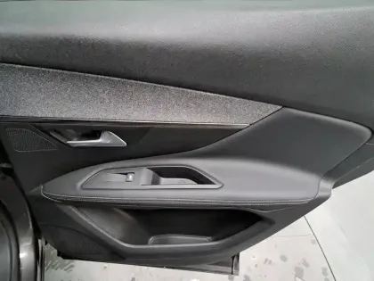 Photo 23 Peugeot 3008  Puretech 130ch S&S EAT8