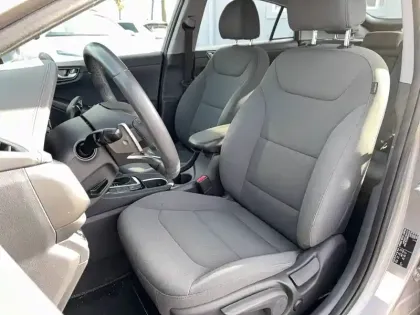 Photo 7 Hyundai Ioniq  Hybrid 141 ch