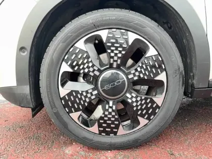 Photo 8 Fiat 600 e 54 kWh 156 ch