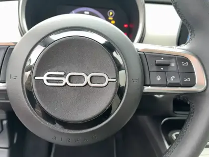 Photo 18 Fiat 600 e 54 kWh 156 ch