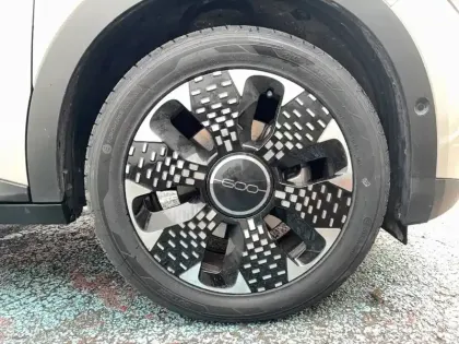 Photo 39 Fiat 600 e 54 kWh 156 ch