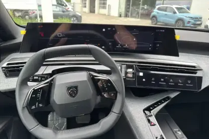 Photo 15 Peugeot 3008  Hybrid 145 e-DCS6