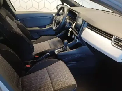 Photo 11 Renault Clio  E-Tech 140 - 21N