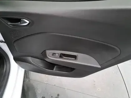 Photo 21 Renault Clio  Blue dCi 100