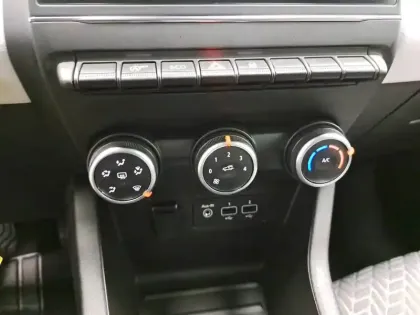 Photo 34 Renault Clio  Blue dCi 100