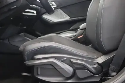 Photo 11 BMW Serie 1 120 170 ch DKG7