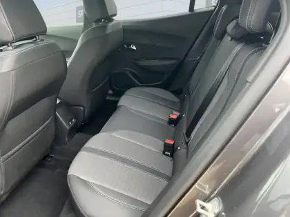 Photo 9 Peugeot 2008  PureTech 130 S&S EAT8