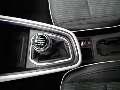 Photo 33 Renault Clio  Blue dCi 100 - 21N