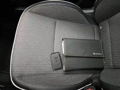 Photo 39 Renault Clio  Blue dCi 100 - 21N