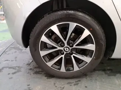 Photo 14 Renault Clio  Blue dCi 100 - 21N