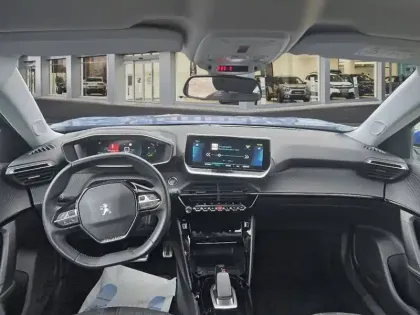 Photo 7 Peugeot 2008  Electrique 136 ch