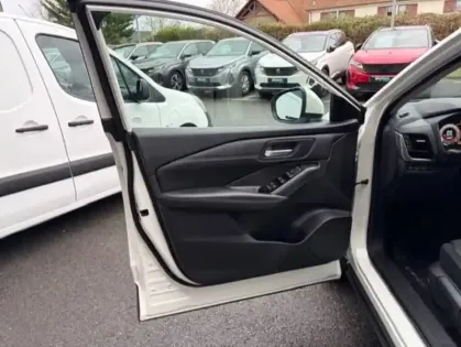 Photo 12 Nissan Qashqai  Mild Hybrid 140 ch