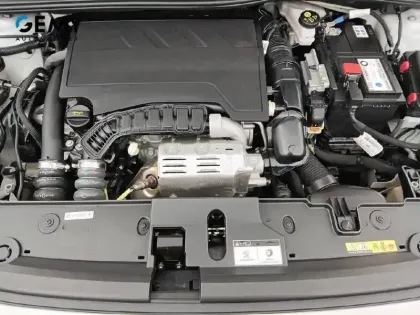 Photo 28 Peugeot 208  PureTech 100 S&S BVM6