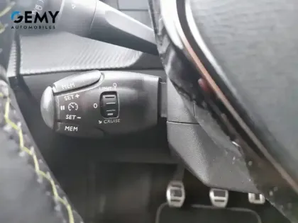 Photo 15 Peugeot 208  PureTech 100 S&S BVM6