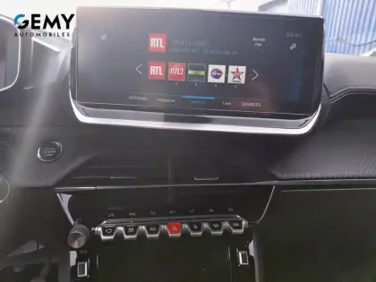 Photo 12 Peugeot 208  PureTech 100 S&S BVM6