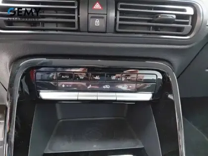 Photo 12 Citroën C3 Aircross  Hybride 145 e-DCS6