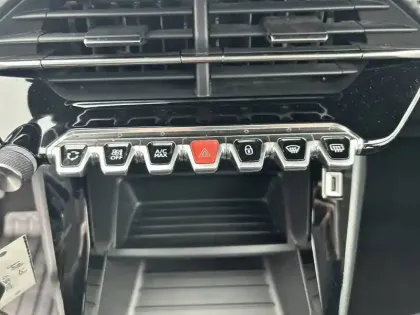 Photo 17 Peugeot 208  PureTech 75 S&S BVM5