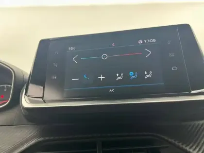 Photo 19 Peugeot 208  PureTech 75 S&S BVM5