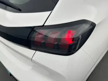 Photo 16 Peugeot 208  PureTech 75 S&S BVM5