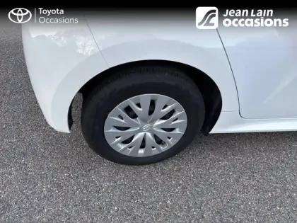 Photo 8 Toyota Yaris  120 VVT-i