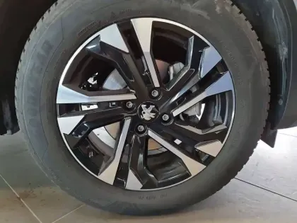 Photo 9 Peugeot 2008  PureTech 130 S&S EAT8