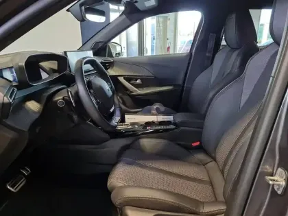 Photo 7 Peugeot 2008  PureTech 130 S&S EAT8