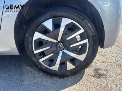 Photo 10 Peugeot 208  Hybrid 110 e-DCS6