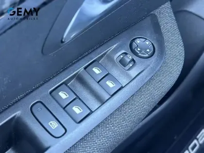 Photo 11 Peugeot 208  Hybrid 110 e-DCS6