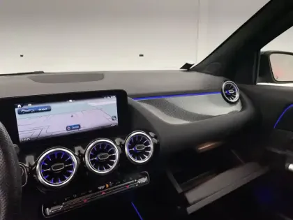 Photo 75 Mercedes GLA  250 e 8G-DCT