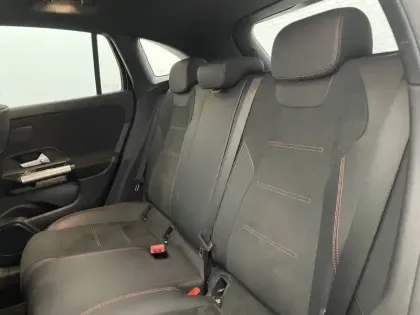 Photo 99 Mercedes GLA  250 e 8G-DCT