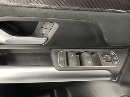 Photo 78 Mercedes GLA  250 e 8G-DCT