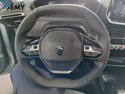 Photo 13 Peugeot 208  Electrique 50 kWh 136ch