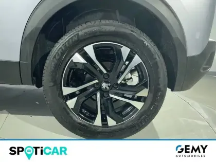 Photo 12 Peugeot 2008  PureTech 100 S&S BVM6