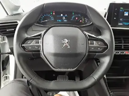 Photo 8 Peugeot 208  Electrique 50 kWh 136ch