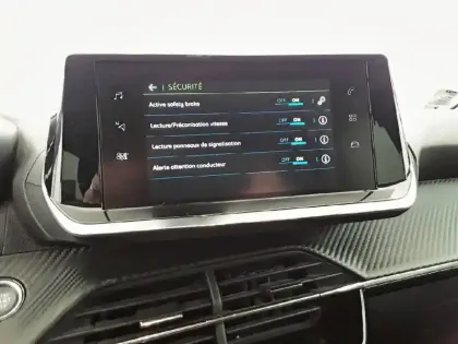 Photo 20 Peugeot 208  Electrique 50 kWh 136ch