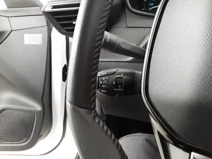 Photo 21 Peugeot 208  Electrique 50 kWh 136ch