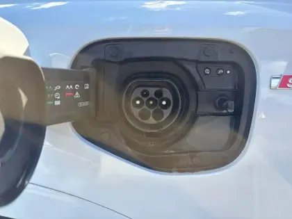 Photo 50 Audi Q3  45 TFSIe 245 ch S tronic 6