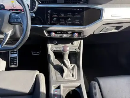 Photo 10 Audi Q3  45 TFSIe 245 ch S tronic 6