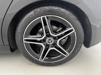 Photo 16 Mercedes Classe A  200 d 8G-DCT