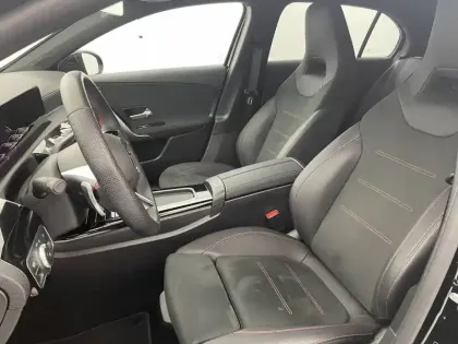 Photo 14 Mercedes Classe A  200 d 8G-DCT