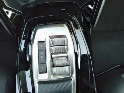 Photo 8 Peugeot 208  Electrique 50 kWh 136ch