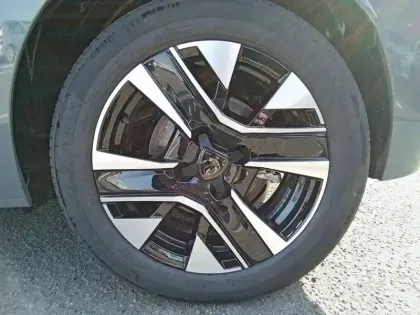 Photo 28 Peugeot 208  Electrique 50 kWh 136ch