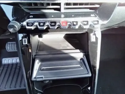 Photo 21 Peugeot 208  Electrique 50 kWh 136ch