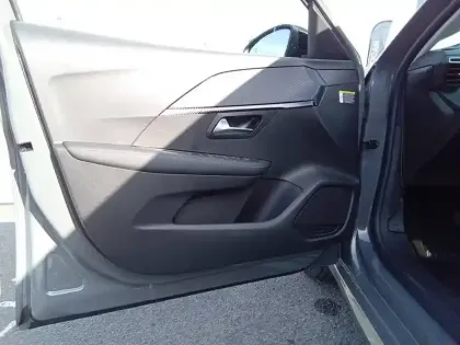 Photo 40 Peugeot 208  Electrique 50 kWh 136ch