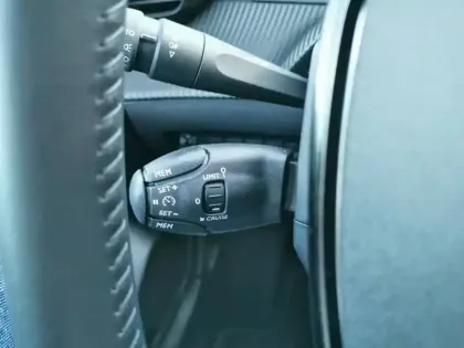 Photo 18 Peugeot 208  Electrique 50 kWh 136ch